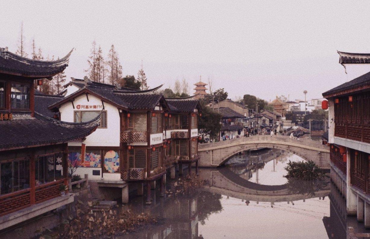 逃离沙漠小镇